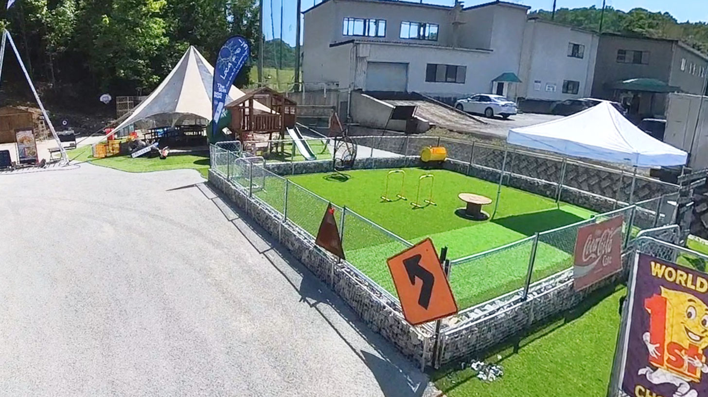 Loca 1/3（ロカ サンブンノイチ）ドッグラン外観